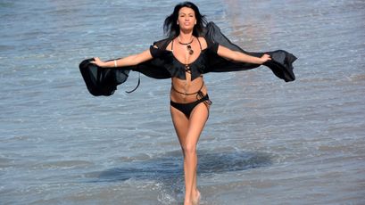 allusik Skyprivate Model