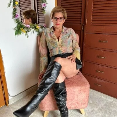 Adeellee_ Stripchat Model