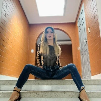 آخر لقطة شاشة من عرض Camiiniieves