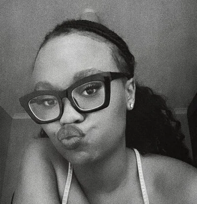 Moonzy77 Stripchat Model