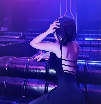 Uli_a Stripchat Model