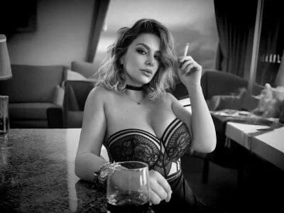 آخر لقطة شاشة من عرض Victoria__Queen