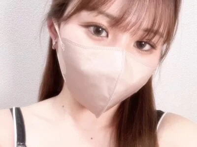 noa_chi Stripchat Model